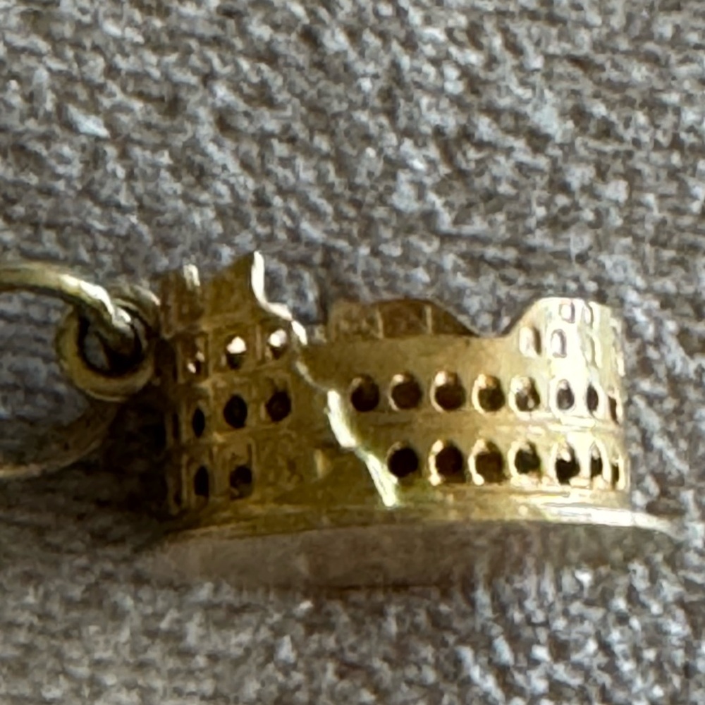 Solid 18k Gold Roman Colosseum Flavian Amphitheater Rome Italy Pendant Charm